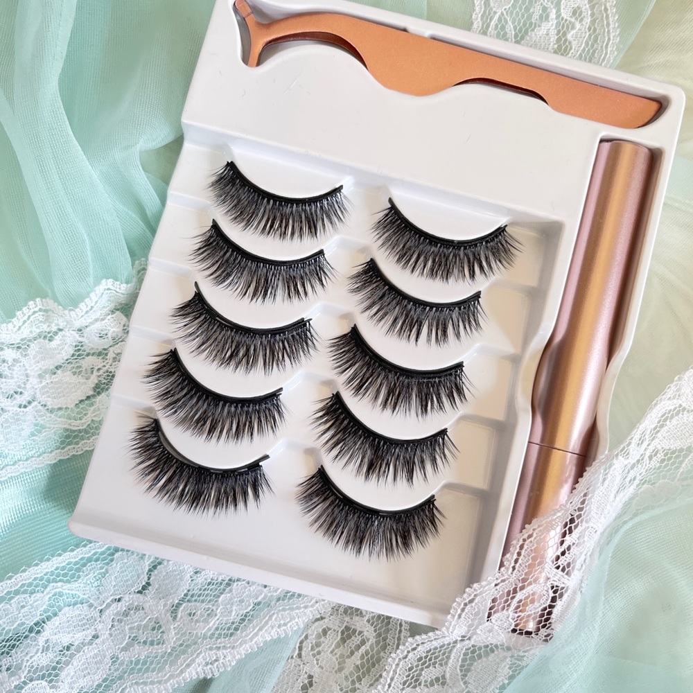 Magnetic  Faux mink Eyelashes (Maui)